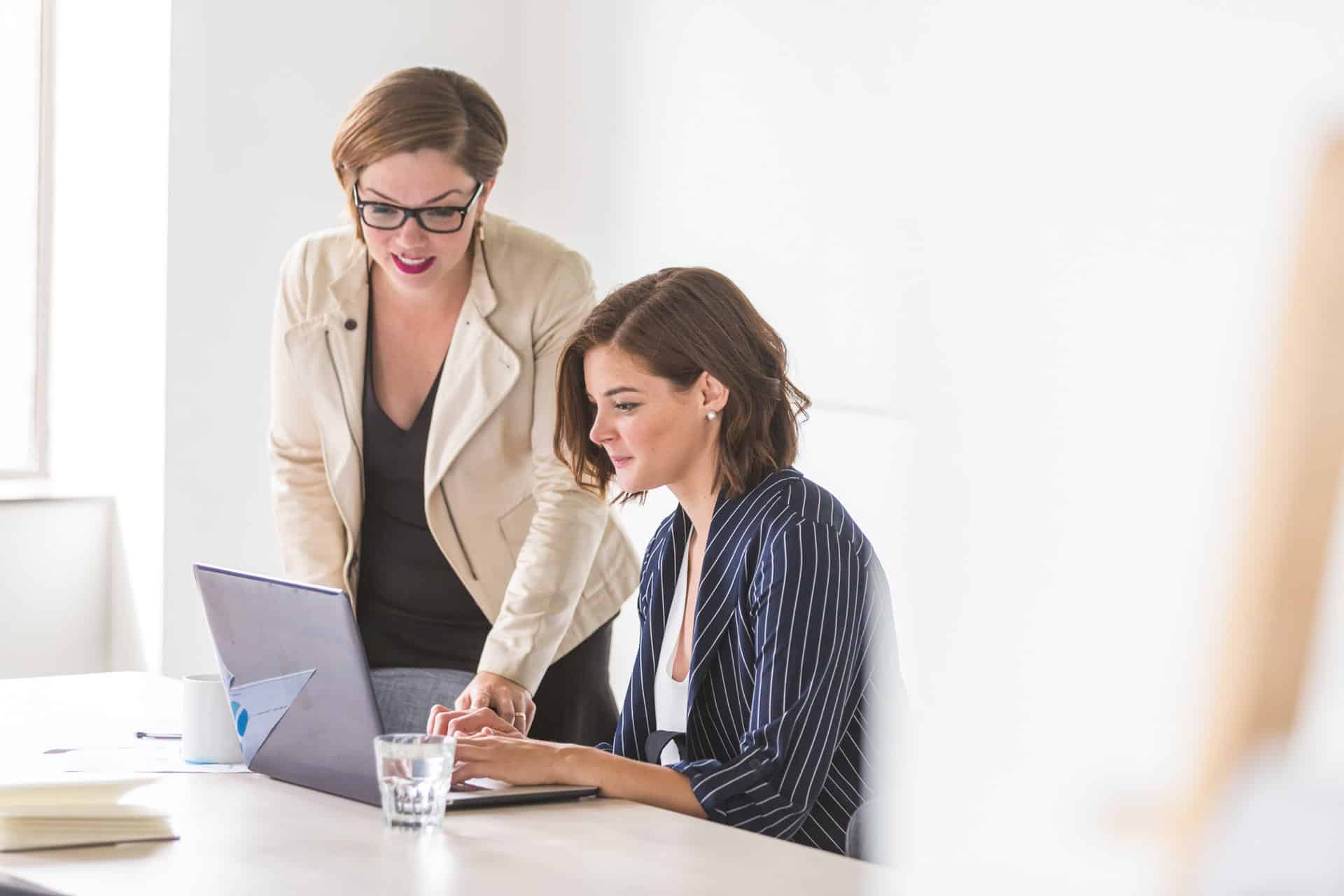 patient reviews, business women working